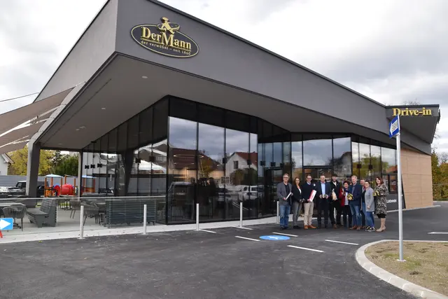 Die neue DerMann-Filiale mit Drive-in Schalter. | Foto: Mirjam Preineder