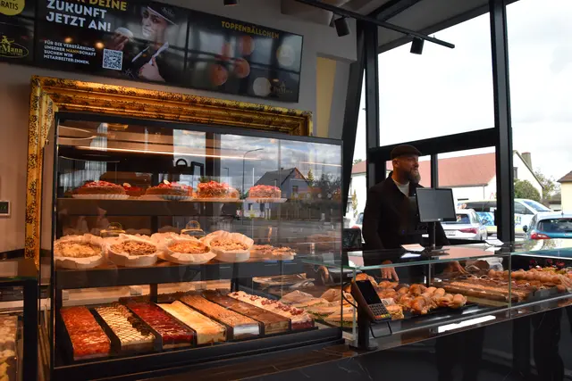 Michael Mann in der neuen Filiale. | Foto: Mirjam Preineder