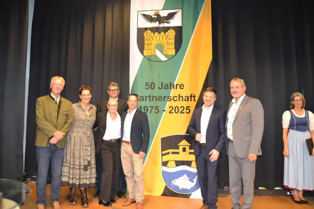 Die Gemeinden Straß in Steiermark und Schwarzenfeld pflegen eine 50-jährige Freundschaft. Das wurde jetzt in der Südsteiermark gebührend gefeiert. | Foto: Gemeinde