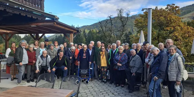 Die Obertrauner Senioren besuchten das "Kleefeld". | Foto: Christiane Höll