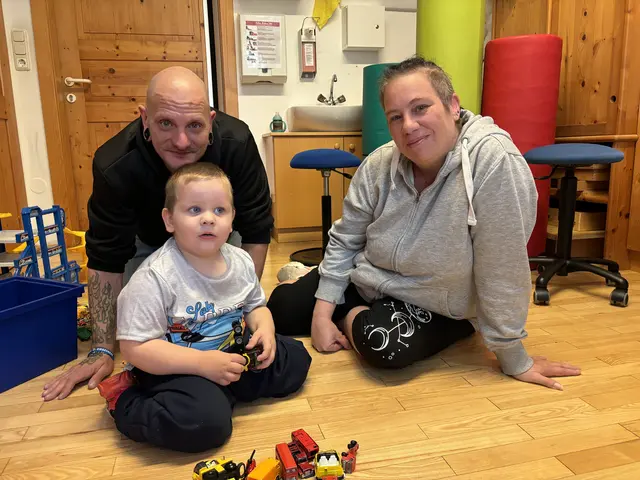 Das BezirksRundschau-Christkind fliegt heuer für den dreijährigen Dajon und seine Eltern Tamara und Markus. | Foto: kai