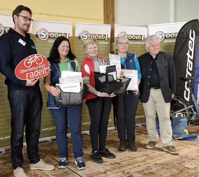 Anni Rescheneder ließ alle anderen hinter sich (2. v. l.). | Foto: SB Tumeltsham