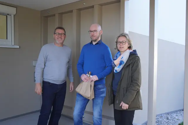 Bürgermeister Christian Wöhl und Vizebürgermeisterin Sandra Puntigram begrüßten die neuen Bewohnerinnen und Bewohner in der Gemeinde. | Foto: Jennifer Flechl