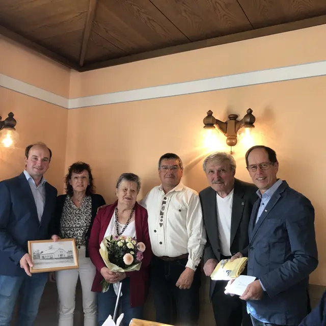 Jubilarin Gertrude Pruckner im Kreise der Gratulanten. | Foto: NÖ Senioren