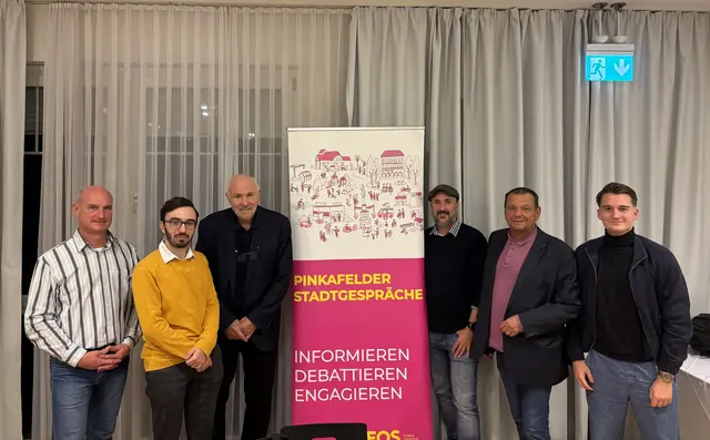 Hannes Werthner (3.v.l.) war zu Gast beim elften Pinkafelder Stadtgespräch von NEOS Pinkafeld. | Foto: NEOS Pinkafeld
