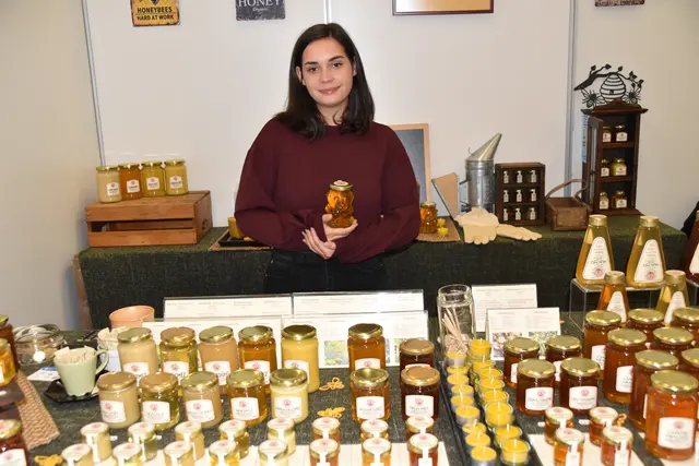 Honigprodukte werden handgefertigt. | Foto: Michael Strini