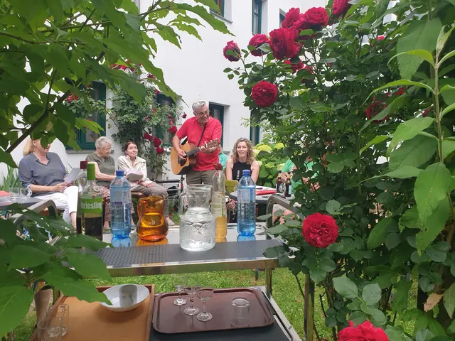 Der Singnachmittag im Juni zeigte, wie gut den Neufeldnern gemeinsame Aktivitäten tun.  | Foto: W&amp;E Neufelden