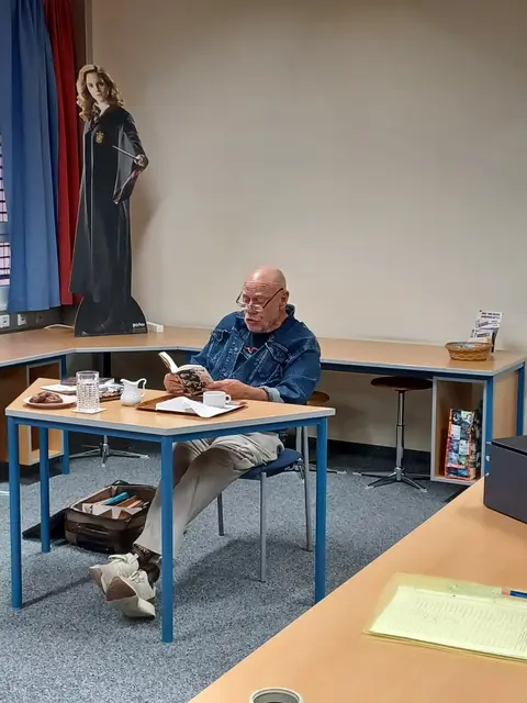 Autor Werner J. Egli zu Besuch in der MS Riedau. | Foto: MS Riedau