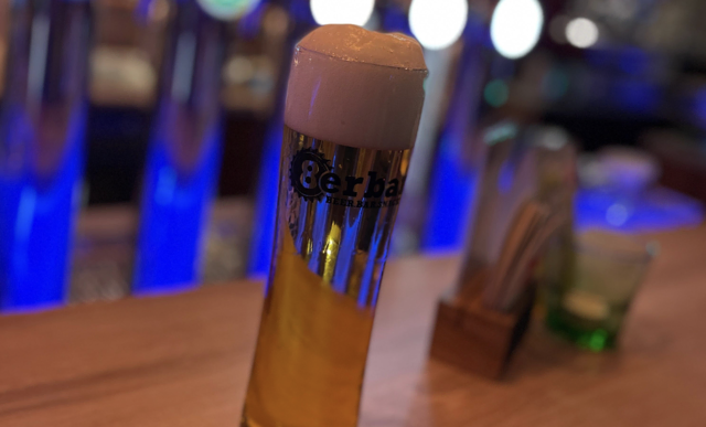 In Horn kehrt die beliebte Tradition „Bier nach vier“ zurück. | Foto: Achterbar