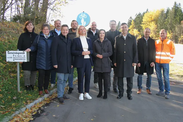 Bei einer gemeinsamen Begehung wurde der Radweg in Drautendorf offiziell eröffnet. | Foto: MeinBezirk