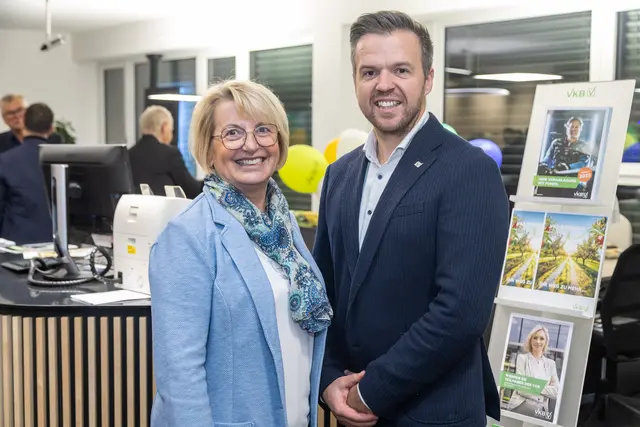 Bürgermeisterin Maria Pachner und Filialdirektor Mario Brandt bei der Eröffnungsfeier. | Foto: Cityfoto.at/Roland Pelzl