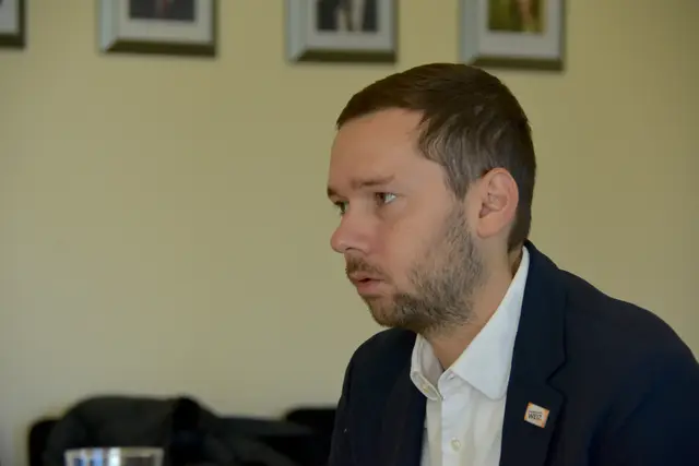 Vorstand der Energiezukunft WeizPLUS eGen: Rafael Bramreiter berichtete über erfolgreich umgesetzte KEM-Energiegemeinschaften. | Foto: MeinBezirk/Helmut Riedl 