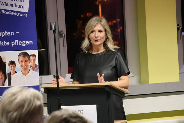 Birgit Reiböck führte als Moderatorin durch das Programm | Foto: Philipp Schaupp