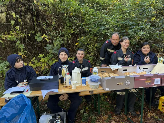 Die Feuerwehrjugend Tullnerbach bei der ersten Labestation beim 26. Familienwandertag | Foto: Michael Sabadello