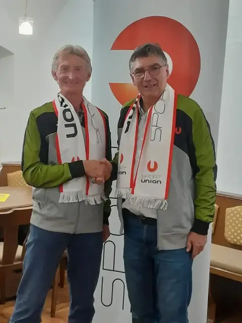 Nach vielen Jahren des Einsatzes hat Obmann Otto Wendlik das Zepter an Franz Brenn übergeben. | Foto: Sportunion St.Peter/Au