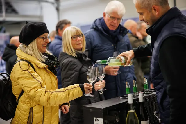 Rund um den 11. November öffnen zahlreiche Winzerinnen und Winzer ihre Keller, um den jungen Wein zu präsentieren. | Foto: Burgenland Tourismus/Maria Hollunder