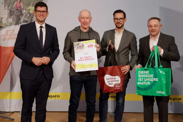 RC Althofen Obmann Horst Kurmann nahm die Urkunde stellvertretend für den Verein dankend an. | Foto: LPD Kärnten/Wajand