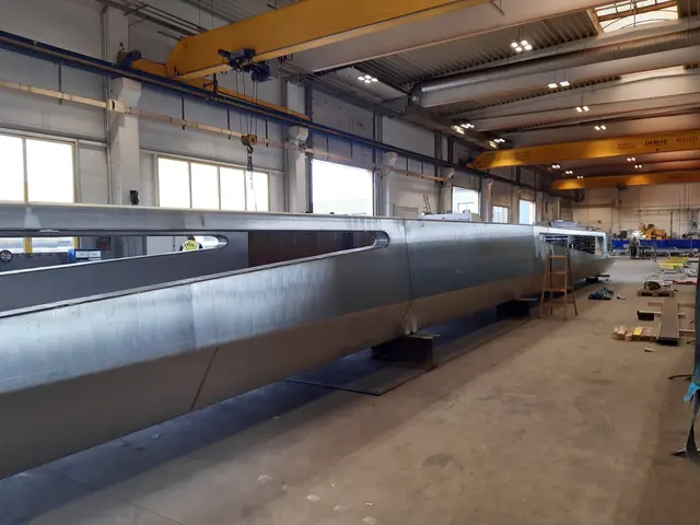 Die einzigartige Stahlbrücke soll Mitte November in Betrieb genommen werden.  | Foto: Stadt Linz