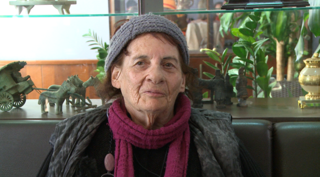 Schweigen kann ich nicht: Elisabeth März im Chinarestaurant in Baden. | Foto: PLAESION Film 