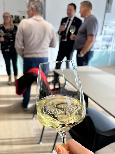 Der Landeshauptstadt Wein St. Pölten stammt heuer vom Urbanihof Fels am Wagram, von der Familie Paschinger. | Foto: Victoria Edlinger