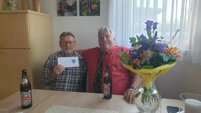Klaus Malits mit dem Maria Lanzendorfer Bürgermeister Michael Lippl (SPÖ). | Foto: Gemeinde Maria Lanzendorf