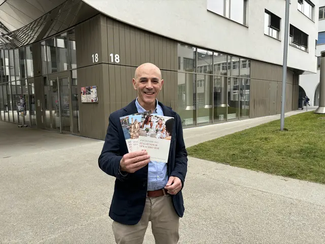 Die italienische Sprache mit der Kultur und der italienischen Lebensart verbinden und an italophile Salzburgerinnen und Salzburger weiter vermitteln - so beschreibt Giorgio Simonetto sein Ziel als Präsident der "Società Dante Alighieri Salzburg". | Foto: Lisa Gold 