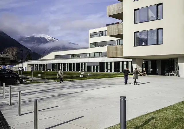 Am 13. Oktober verstarb ein Patient auf dem Parkplatz des Tauernklinikums Zell am See. | Foto: Tauernklinikum