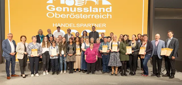 90 der insgesamt 149 goldenen Handelspartner wurden persönlich mit der Genussland-Plakette in Gold ausgezeichnet.  | Foto: Foto: Land OÖ/Margot Haag