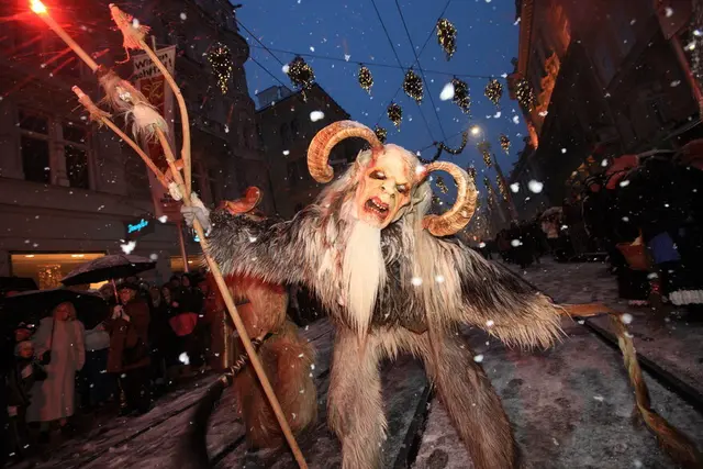 Nach fünf Jahren Pause kehrt der traditionelle Krampuslauf wieder in die Innenstadt zurück.  | Foto: Graz Tourismus/Harry Schiffer