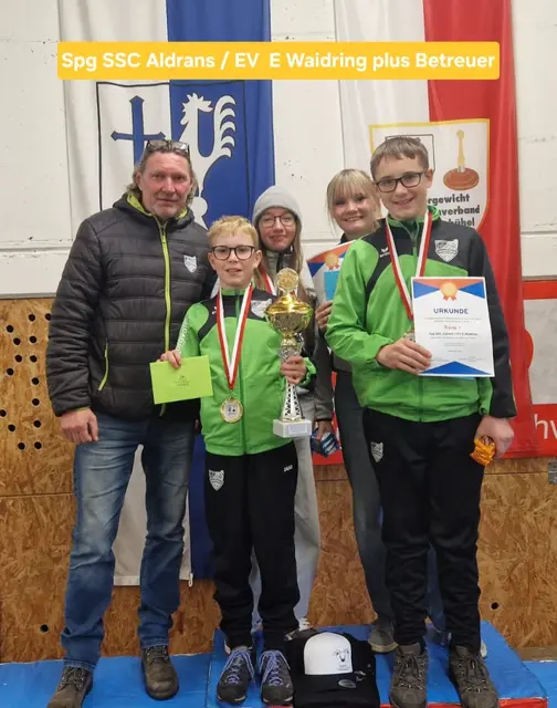 Rang 1 für die Spg. Aldrans / Waidring. Hans Rainer betreute Matteo Kolland, Lena Ciomber, Julia Schmiderer und Fabio Stöckholzer | Foto: Michaela Hanser, Roland Hanser, Michael Novák