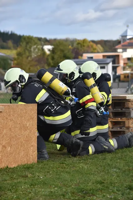 Eine Hindernisstrecke musste absolviert werden. | Foto: FF Maissau