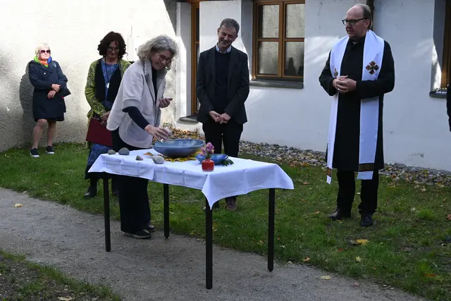 Zur Segnung wurde Wasser von allen Standorten der unterstützenden Organisationen verwendent. | Foto: Lucia Königer