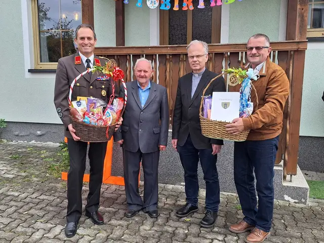 Johannes Dangl, Jubilar Franz Hahnl, Friedrich Mikesch und Werner Liebhart (v.l.) | Foto: Gemeinde Pfaffenschlag