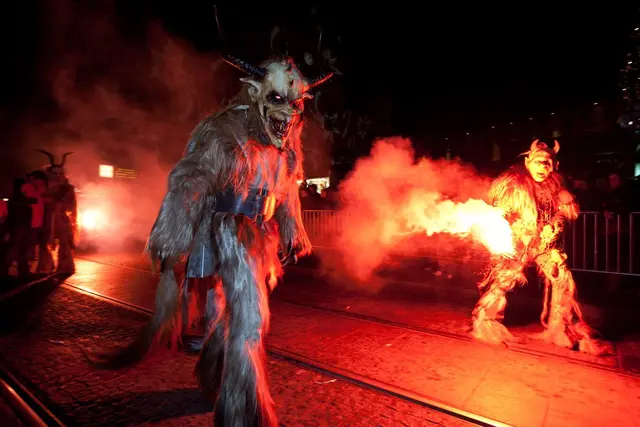 Dass für den Krampuslauf Eintritt verlangt wird, ist für Graz ein Novum und sorgte für heftige Kritik.  | Foto: Graz Tourismus/Harry Schiffer