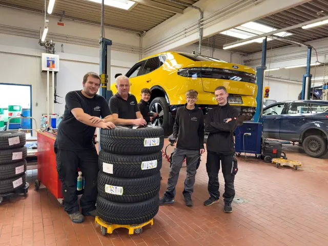 Autofahrer profitieren besonders, wenn die Reifen im hauseigenen Reifenhotel eingelagert sind. | Foto: Autohaus Lehr