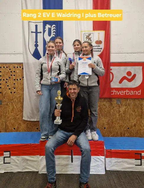 Rang 2 für die jungen Damen des EV E Waidring perfekt eingestellt von Martin Zelger.  Madelaine Trixl, Johanna Vitzthum, Johanna Krepper und Vanessa Ortner. | Foto: Michaela Hanser, Roland Hanser, Michael Novák