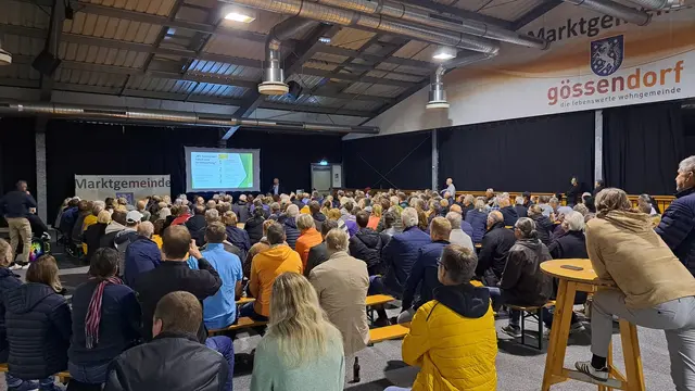 Zahlreiche Interessierte Besucher beim Energiegemeinschaft Infoabend in Gössendorf am 27.10.2025