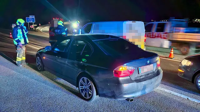 Drei Fahrzeuge waren in einen Verkehrsunfall verwickelt. | Foto: FF Utzenlaa