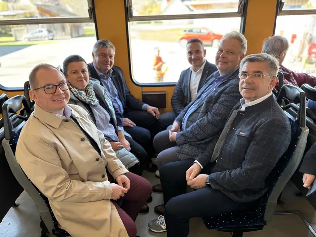 Die Gleichenberger Bahn bleibt mindestens bis Ende 2026 in Betrieb, dafür setzen sich neben Direktor Roland Kiss vor allem die regionalen Akteure ein. | Foto: MeinBezirk/Gerda Sammer-Schmidt