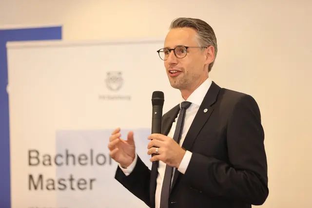 Dominik Engel, Geschäftsführer der Fachhochschule Salzburg | Foto:  Franz Neumayr 
