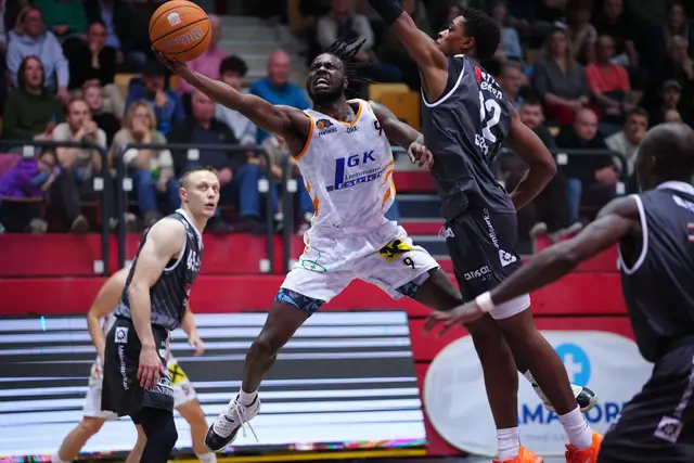 Voller Körpereinsatz: Gegen Fürstenfeld blieben die Bulls am vergangenen Sonntag überlegen. | Foto: Basketball Austria/M.Tobisch