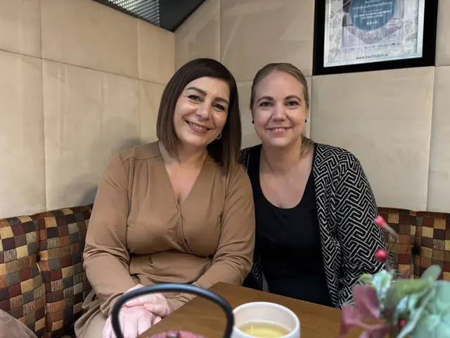 Jana Rockenschaub (links) und Sandra Gielesberger. | Foto: MeinBezirk.at/Martina Weymayer