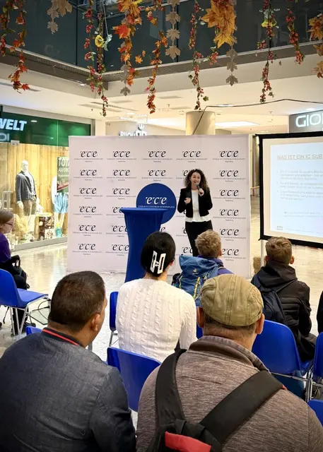 Es gab neben vielen Info-Ständen auch Vorträge. | Foto: ECE Kapfenberg/Martin Weber