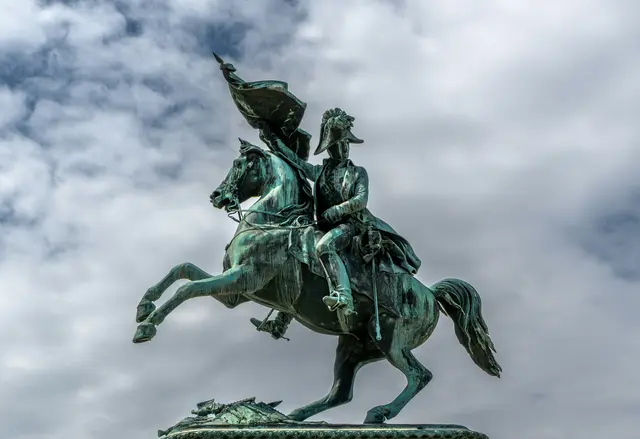 Der gruseligste Tag des Jahres startet mit vielen Wolken. (Symbolfoto) | Foto: Ed Wingate/Unsplash