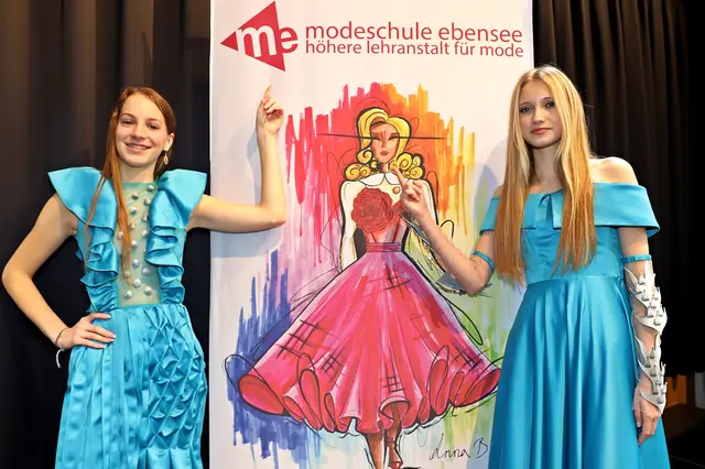 Ein Blick hinter die Kulissen: Besucher erleben hautnah den Schulalltag und die Designvielfalt der Modeschule Ebensee. | Foto: Hörmandinger