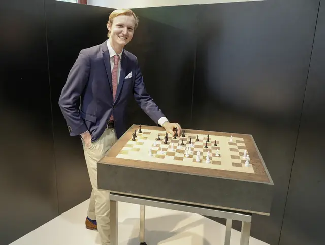 Leon Zoppoth aus Hermagor-Pressegger See beeindruckte bei der Lehrabschlussprüfung mit einem innovativen AutoChess. Nun wird für die Matura gelernt. | Foto: Werkschulheim Felbertal