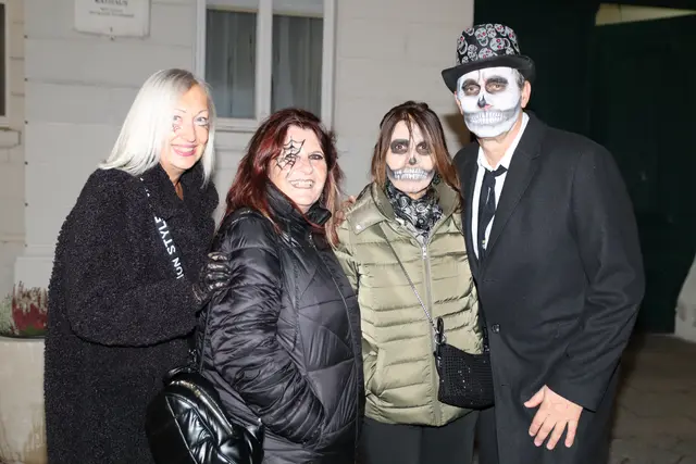 Gabi, Judith, Moni und Alex trieben vor dem Rathaus ihr Unwesen. | Foto: Manfred Wlasak
