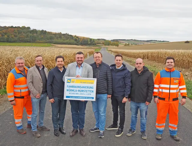 Manfred Dornmayr (Straßenmeisterei Atzenbrugg),  DI Harald Kaufmann (Leiter der NÖ Straßenbauabteilung Tulln), Daniel Weis (Bgm. von Perschling), LAbg. Christian Brenner (i.V. LH-Stv. Udo Landbauer), Johannes Diemt (Bgm. von Würmla), LAbg. Bernhard Heinreichsberger, Karl Lobner (Leiter-Stv. der Straßenmeisterei Atzenbrugg), Thomas Singhofer (Straßenmeisterei Atzenbrugg). | Foto: NÖ STD