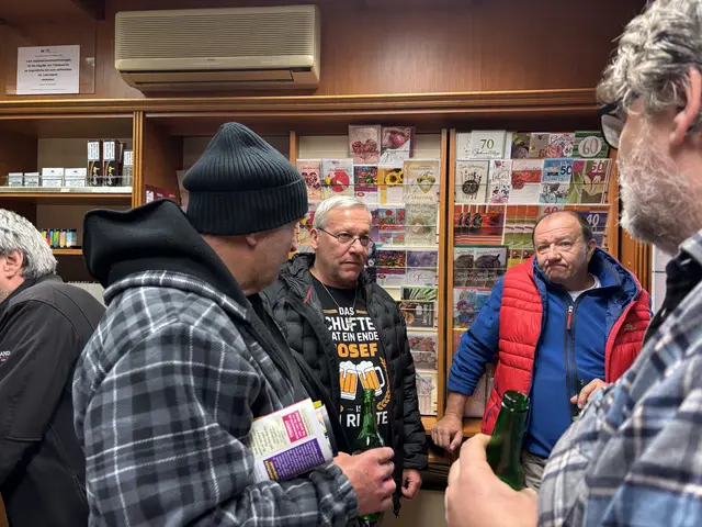 Viele Stammkunden kamen, um mit Josef Beer seinen Abschied von der Neustadt zu feiern. | Foto: MeinBezirk