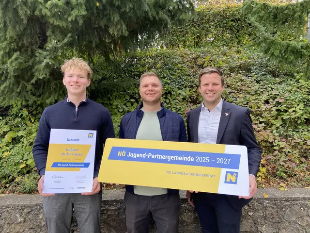 Jugendgemeinderat Robin Unfried, Geschäftsführender Gemeinderat Robert Denk und Bürgermeister Patric Pipp | Foto: Gemeinde Nußdorf ob der Traisen